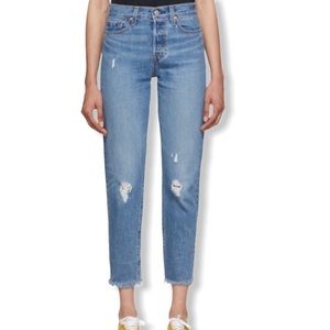 NWT Levi’s Wedgie Raw Hem - 28